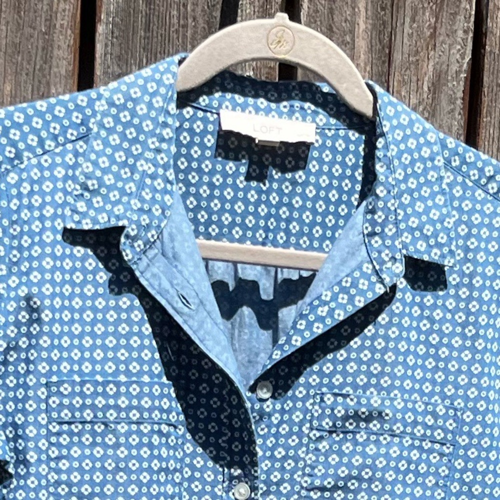 Loft blue button down top size Medium Petite - image 9